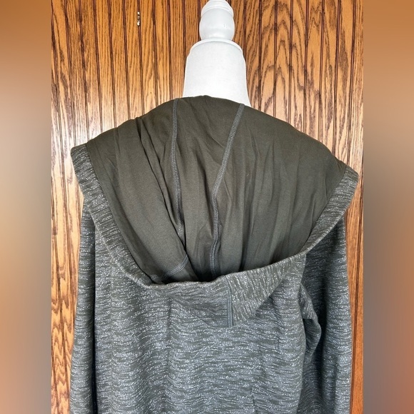 Amazon Essentials Women's French Terry Fleece Full-Zip size XL - Picture 7 of 12